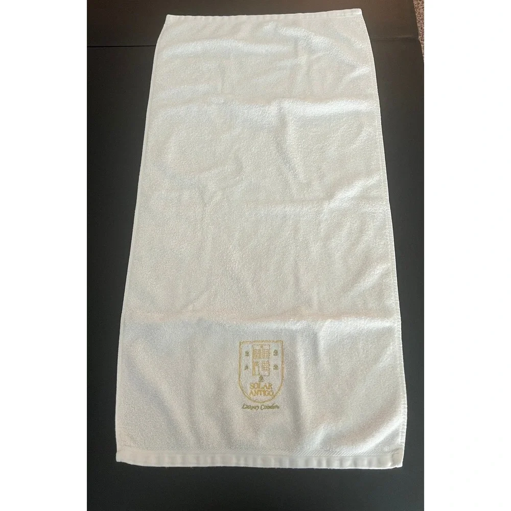 BGEUROPE Solar Antigo Luxury Coimbra White Gold Embroidered Hand Towel (1143)